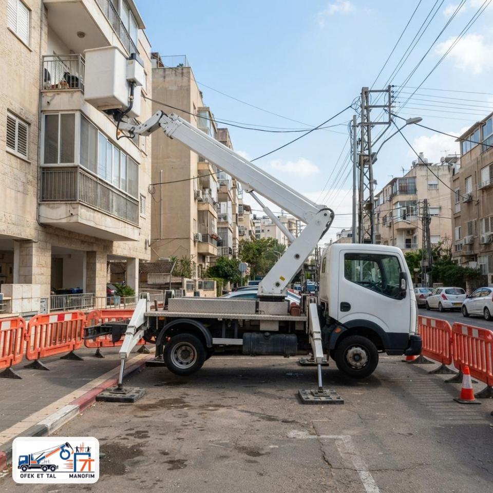מנוף סל בפתח תקווה: תיאום נכון, דגשי שטח ובטיחות בגובה